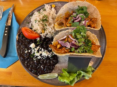 Azteca-restaurant-mexicain-Fajitas-Guacamole-3-2.jpg