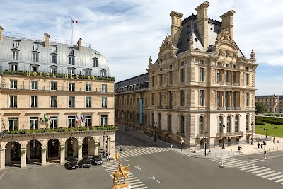 Hotel-Regina-Louvre-1-2.jpg