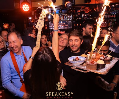 Le-Speakeasy-Paris-Festive-Restaurant-Piano-Club-2-2.jpg